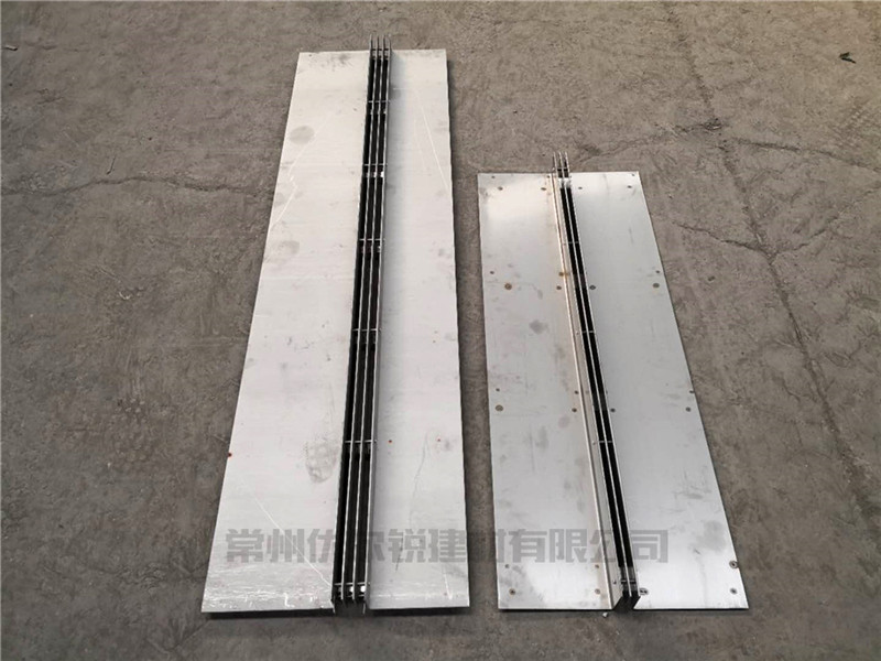 不銹鋼側縫蓋板式