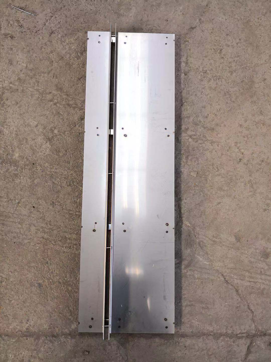 不銹鋼側(cè)縫蓋板式